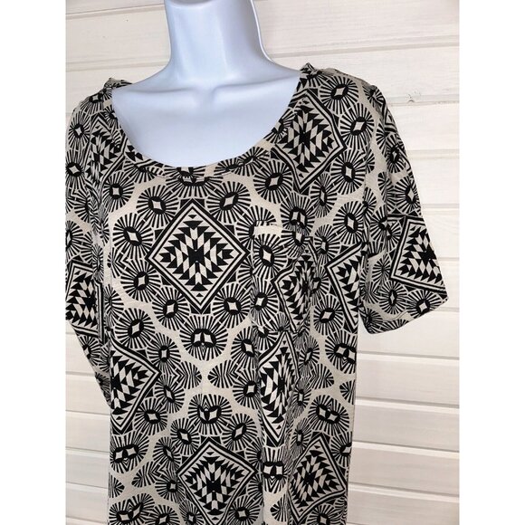OLD NAVY Sz LARGE Boyfriend Fit Tee Top Khaki Black Tribal Aztec Print EUC - Picture 1 of 8
